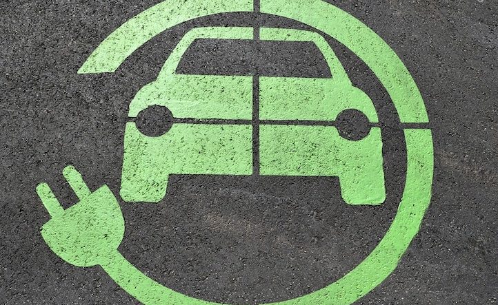 incitations fiscales véhicules électriques hybrides rechargeables Avere-France